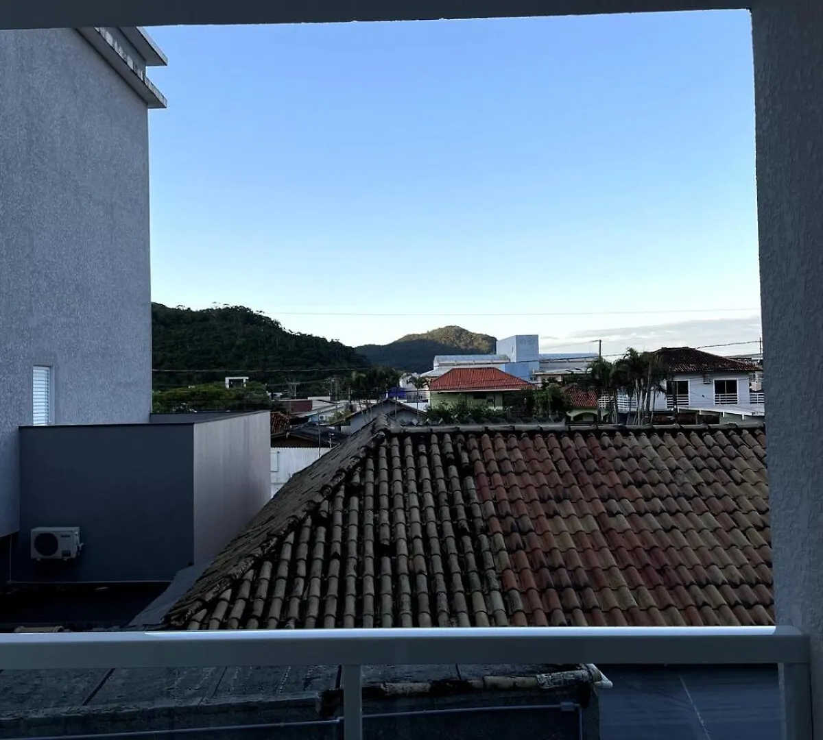 Com O Pe Na Praia E Outro Na Cidade Florianópolis Apartment